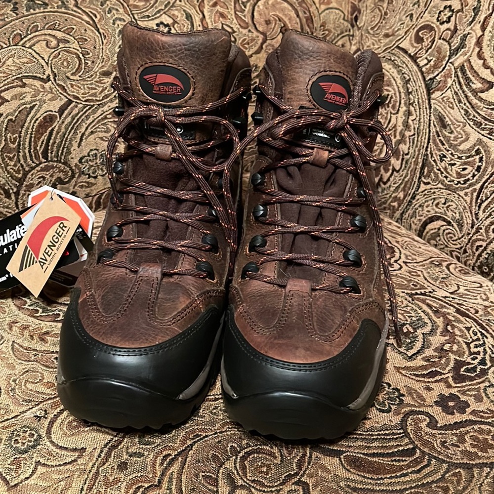 Avenger Men’s Work Boot/size 8. Leather,Waterproof.Rubber sole,Composite Toe NWT
